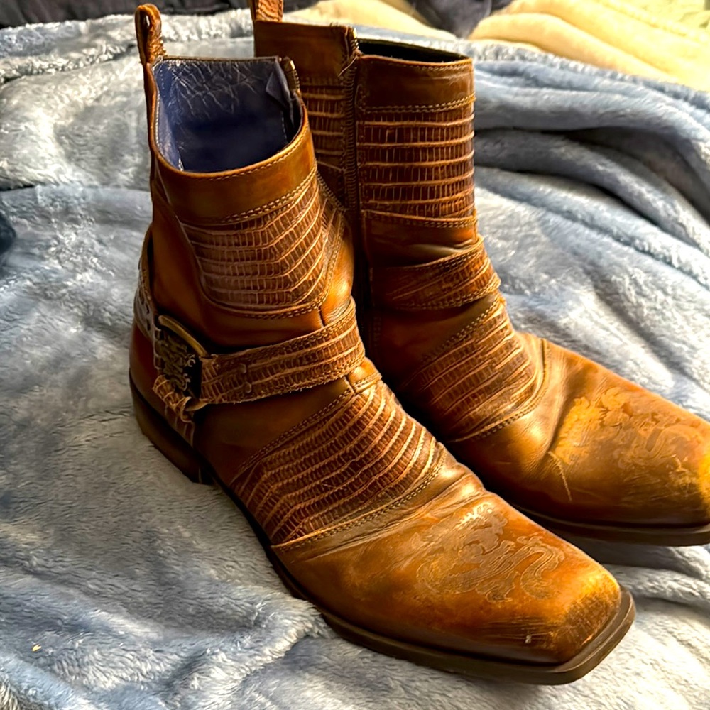 Rock Lines 
Mark Nason
11 1/2 shoes